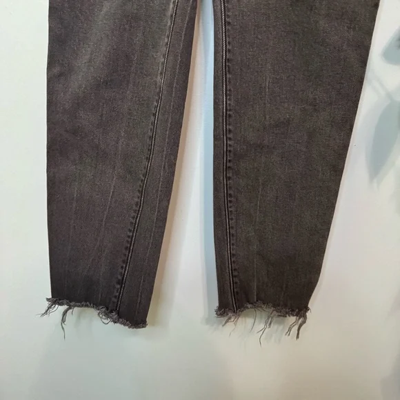 Old Navy OG Straight High Rise Jeans in Black. Women’s 4 Petite - Picture 6 of 13